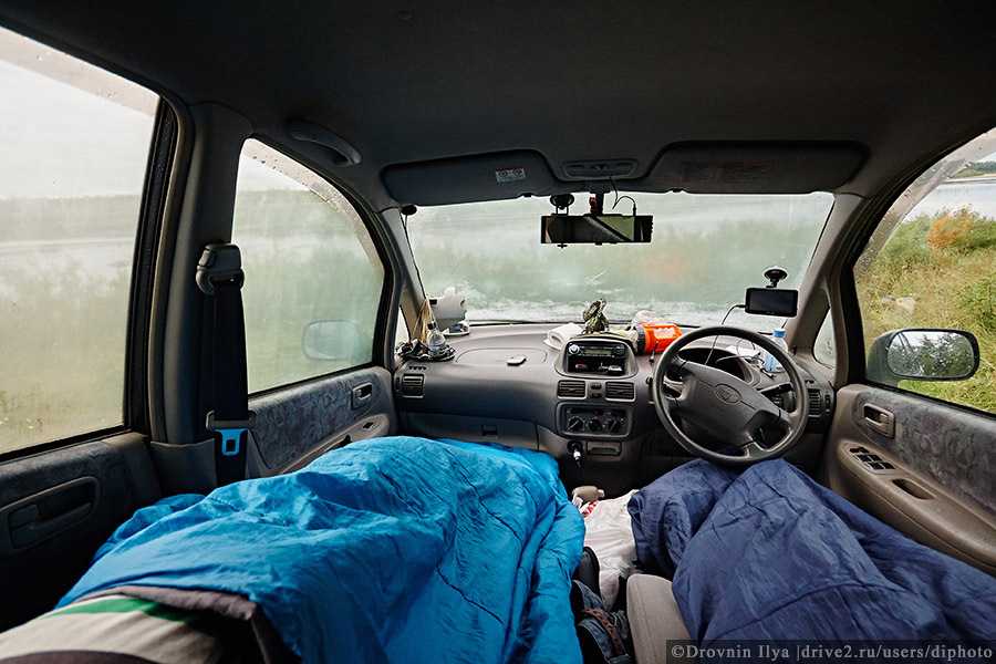 Как удобно спать в автомобиле