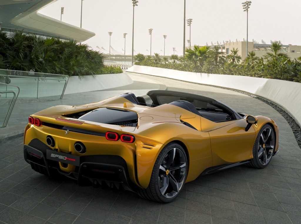 Самые быстрые машины в мире на 2020 год топ-10 мощнейших серийных моделей спорткаров, которые устано