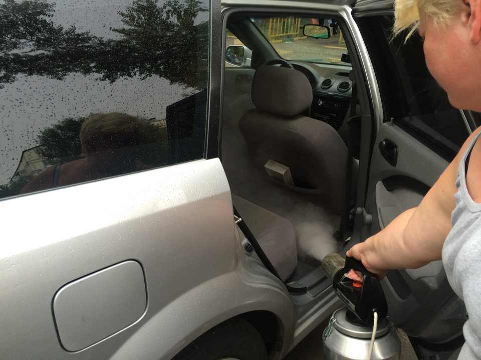 Как убрать запах тухлятины из машины: способы и средства