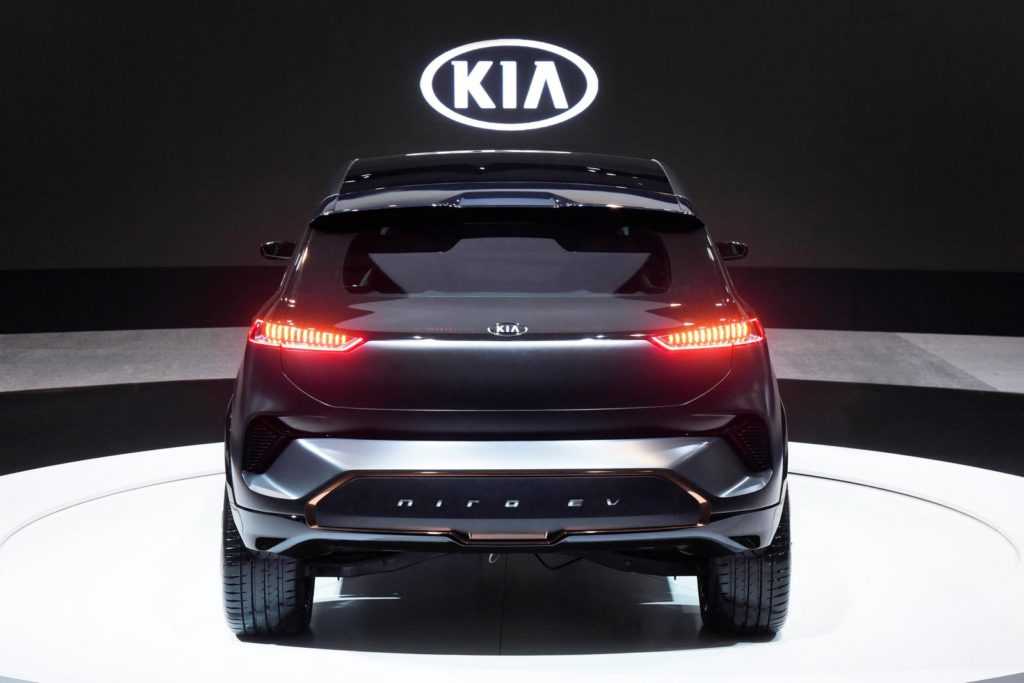 Kia - полный каталог моделей, характеристики, отзывы на все автомобили kia (киа)