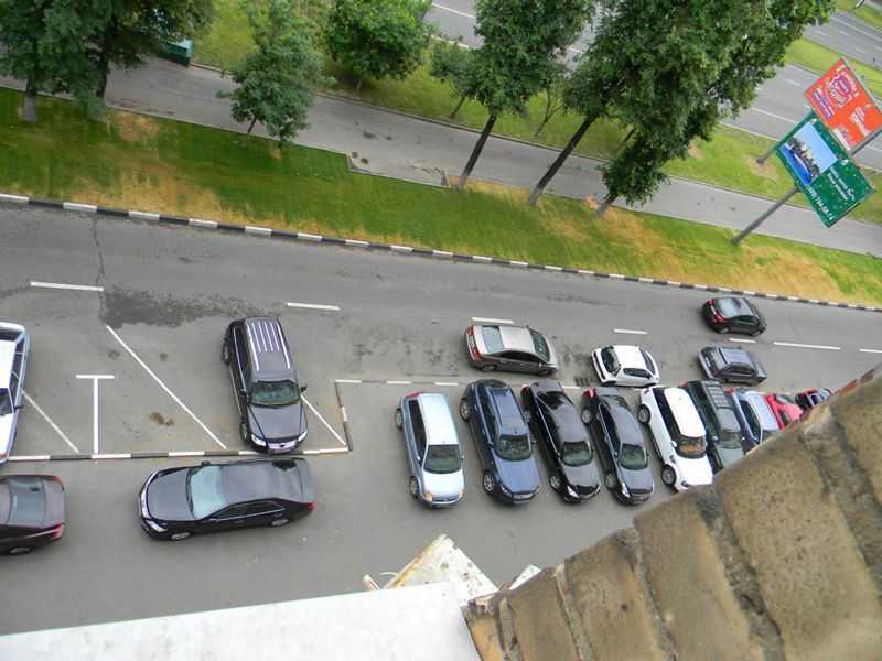 Правила парковки во дворах: можно ли парковаться на придомовой территории многоквартирного дома, какой штраф за стоянку?