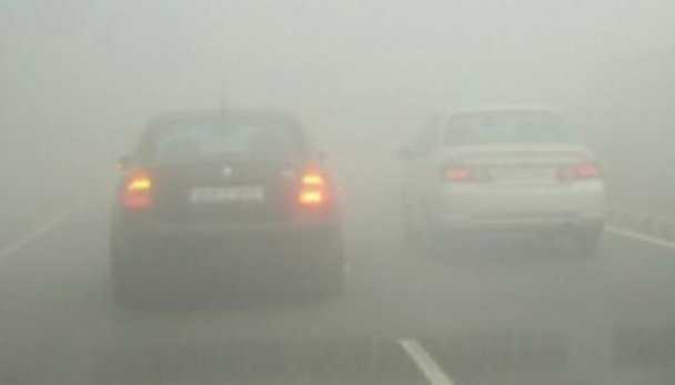 Как ездить в дождь и туман и не попасть в аварию: правила вождения на осень