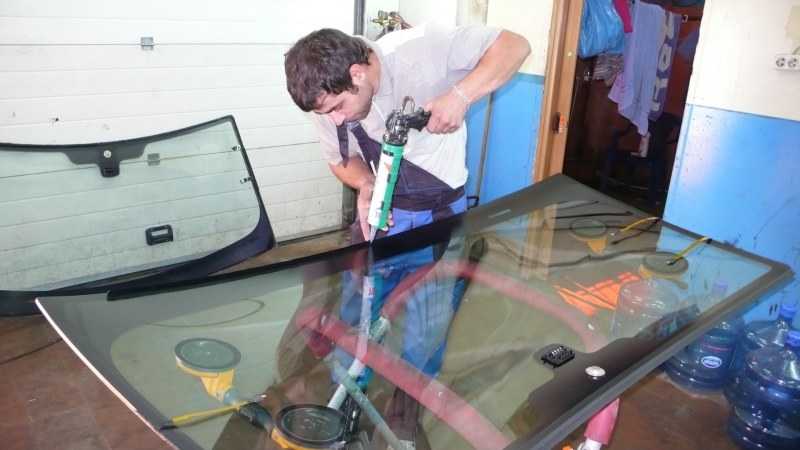 Подробная инструкция как снять и вставить боковое стекло