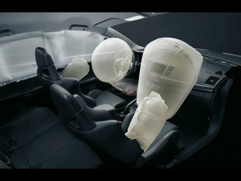 Подушки безопасности в автомобиле: фронтальные, боковые, коленные, шторки безопасности. как заменить подушку безопасности