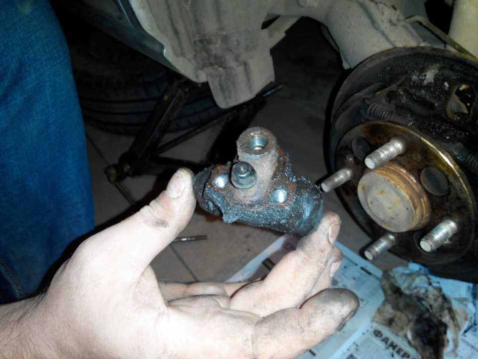 Рабочий тормозной цилиндр – ремонт и замена