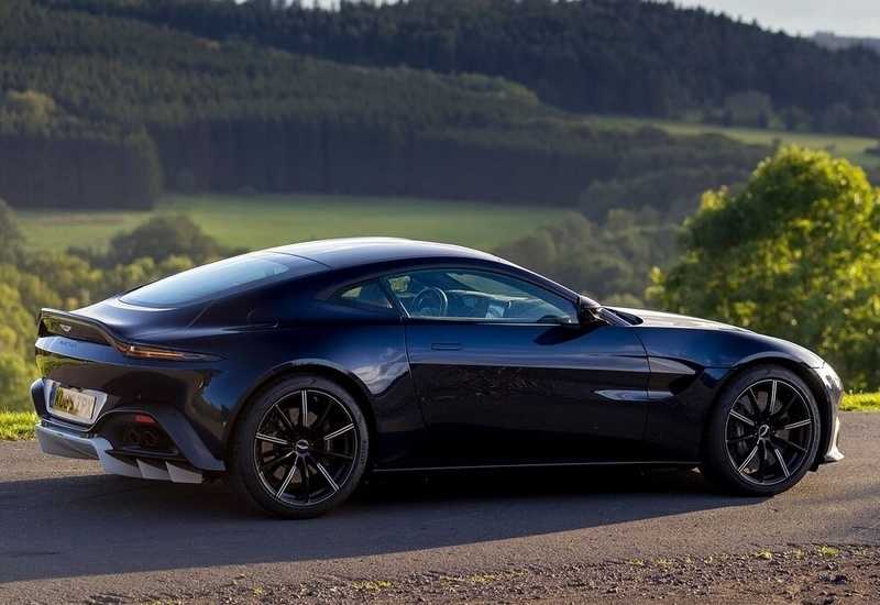 Aston martin опубликовал фотографии люксового родстера vantage