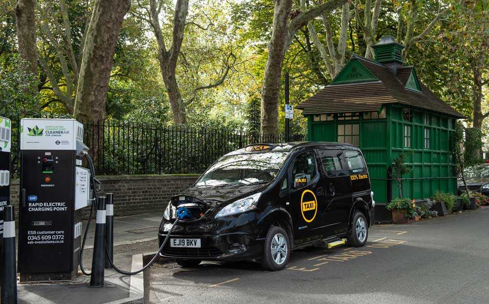 Электро такси eva заряжается за 15 минут и едет 200км - электромобиль такси eva