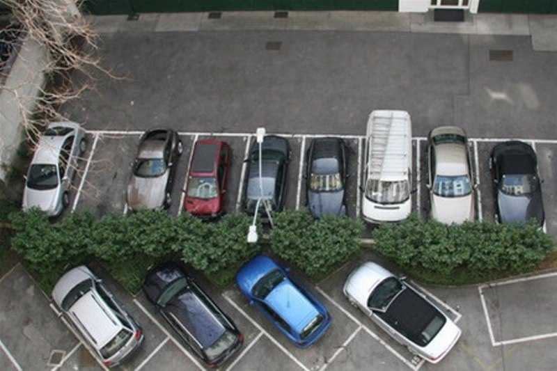 Как парковаться передним и задним ходом