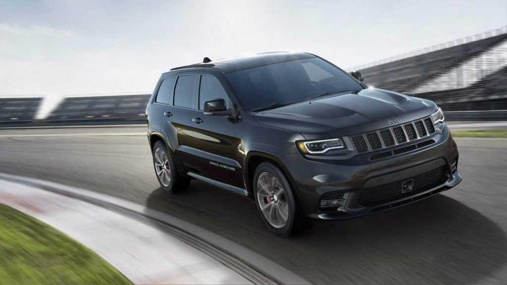 Джип Гранд Чероки Trackhawk 2020. Jeep Grand Cherokee v8. Велосипед Jeep Cherokee. Jeep Cherokee Latitude 2018 фото.