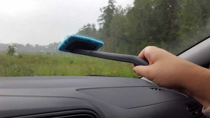 Как и чем мыть стекла автомобиля: технология мойки