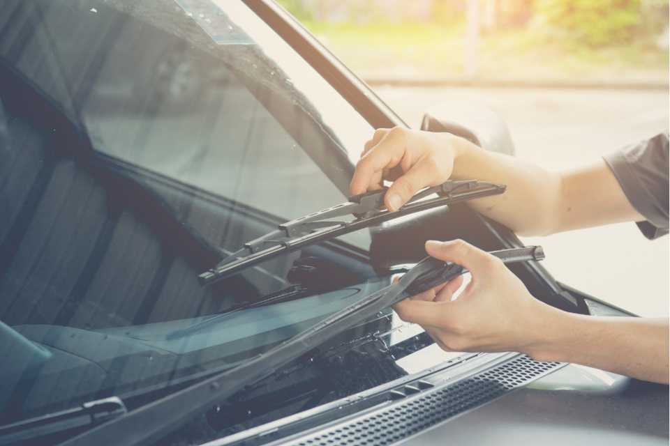 Рейтинг 18 лучших щеток стеклоочистителя для автомобиля в 2021 году