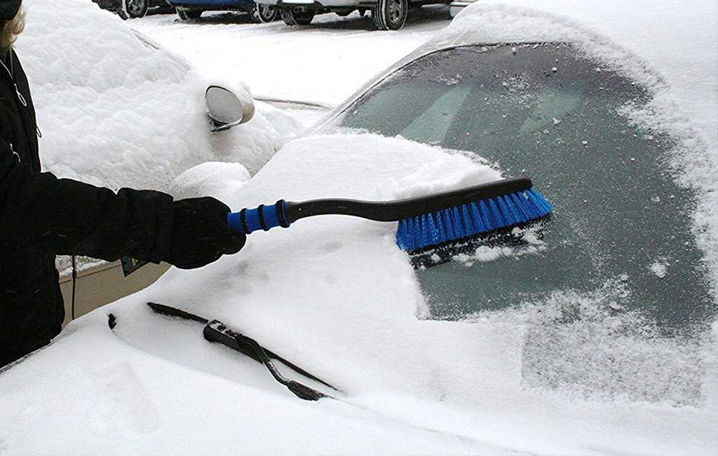 Очистка автомобиля от снега и наледи своими руками (видео) - самостоятельный ремонт авто