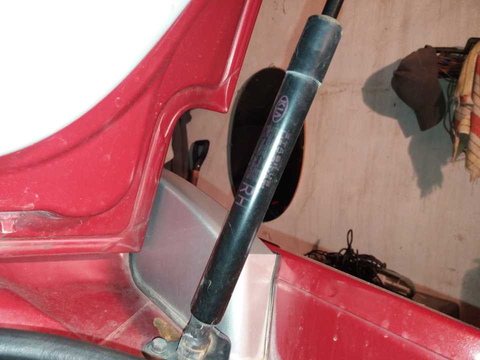 Как правильно установить газовый упор багажника на авто